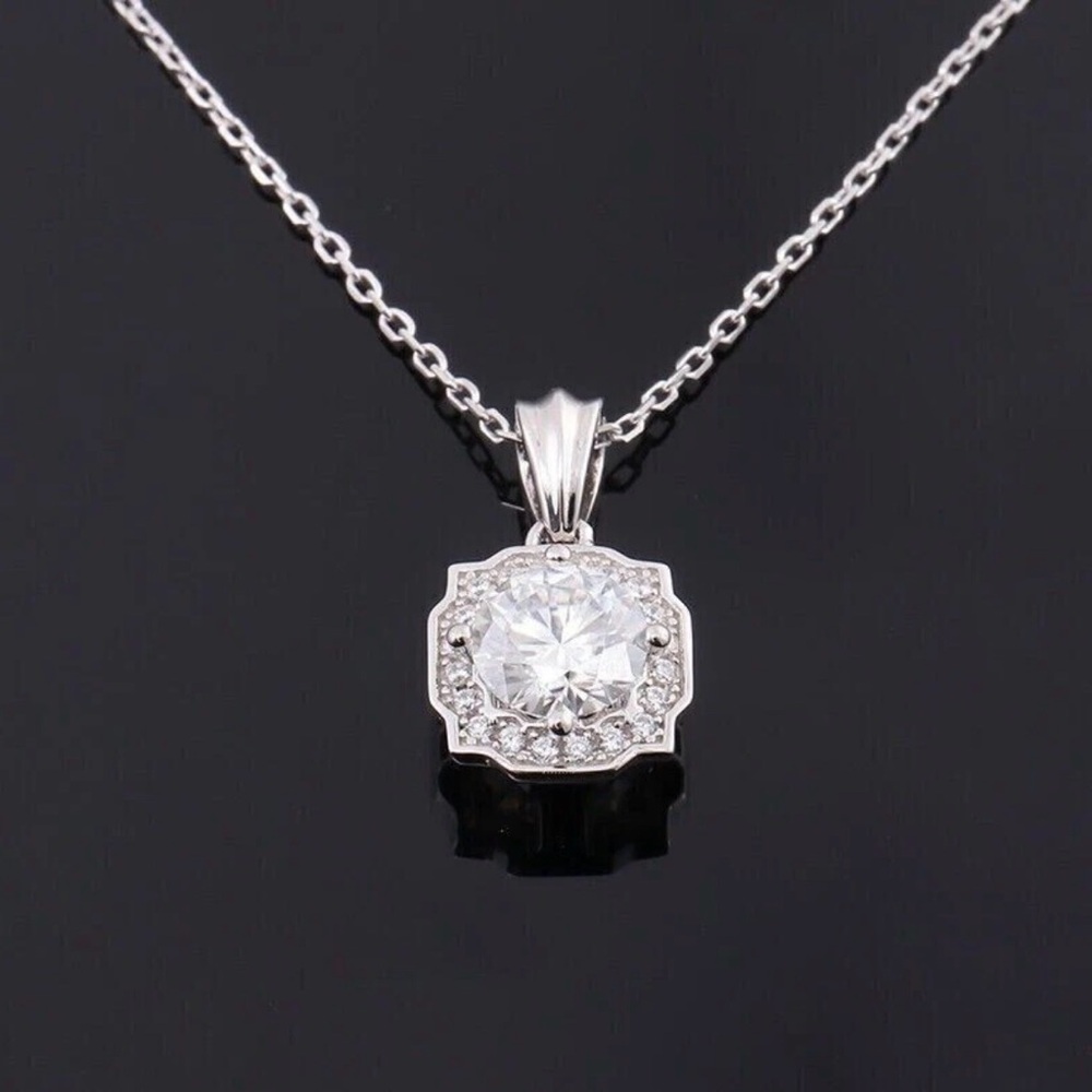 Moissanite 2ct Pendant on Silver  Necklace NEW Never Worn - Picture 5 of 5